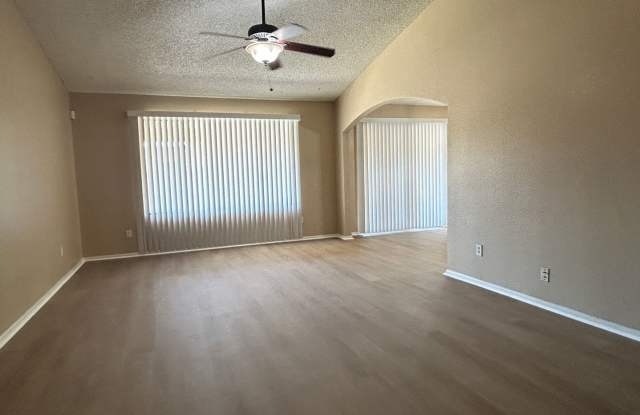 NO HOA, 4 BED, 2 BATH, HOME IN ESTABLISHED NEIGHBORHOOD Gallery 4