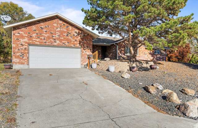 Stunning 4-Bedroom Modern Home in West Richland photos photos