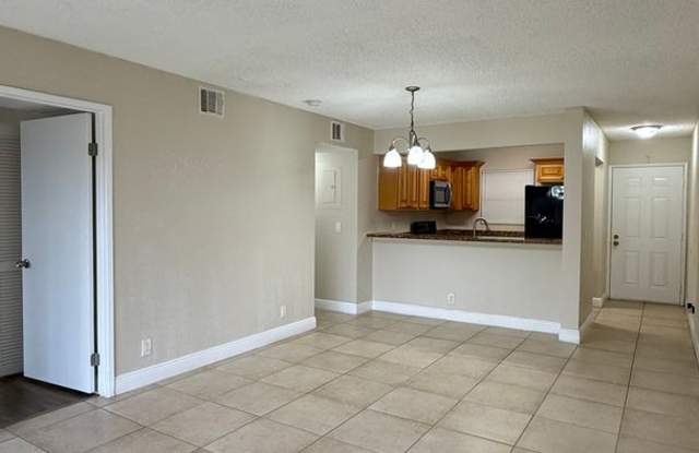 2BR/2BA Ground-Floor Condo in Palm Beach Grande photos photos