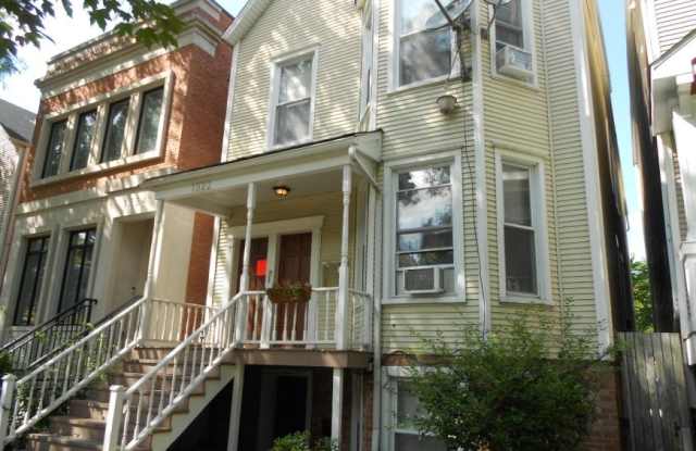 1322 W Melrose photos photos