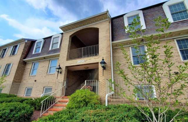 Big and Beautiful 2 Bedroom, 2 Full Bathroom, North Bethesda Condo! - 10716 Kings Riding Way, North Bethesda, MD 20852