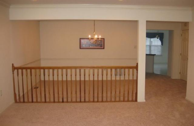 108 THOROUGHBRED Court Gallery 2