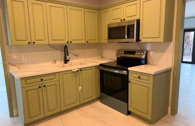2120 SW 84th Avenue, Miami, FL 33155 photos photos