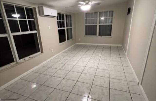 1219 S 10th Street - 1219 South 10th Street, Fort Pierce, FL 34950