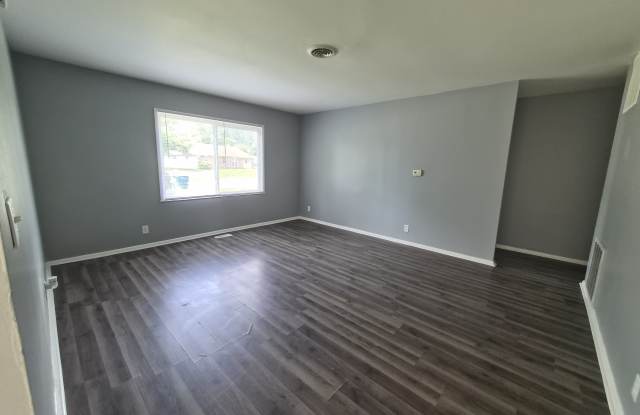 3921 Malibu Drive Gallery 3