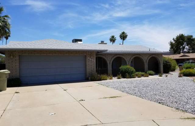 4802 W. Harmont Dr. Gallery 2