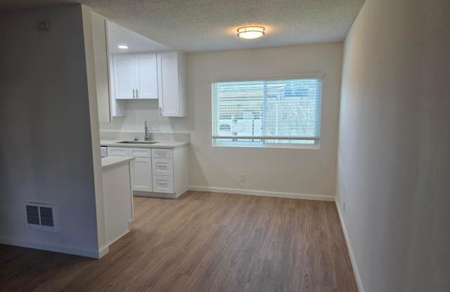 Pacific Beach 2 Bedroom with Your Own Garage! - 4122 Jewell Street, San Diego, CA 92109