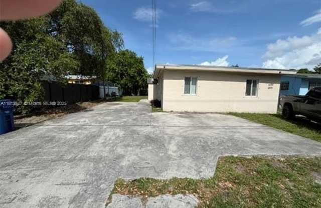 5230 NW 29th Ave photos photos
