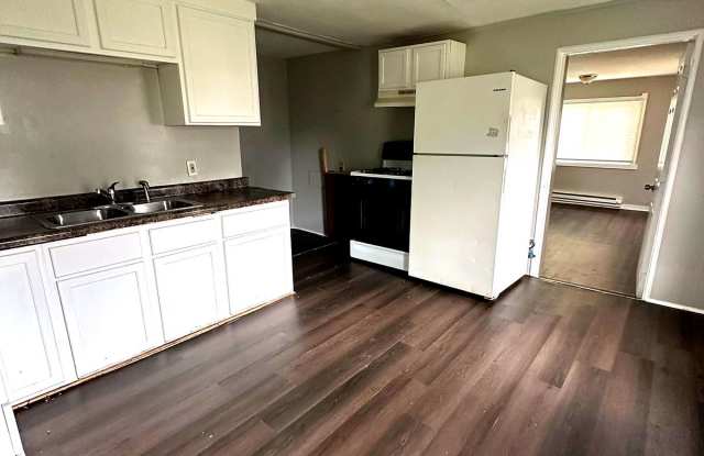 768 4th St. E photos photos
