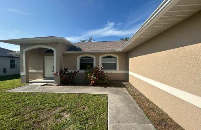 3 bedroom 2 bathroom single family home photos photos