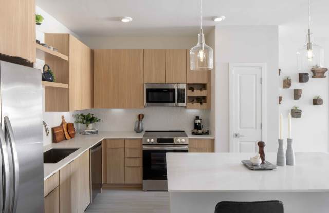 Aventon Gwynn photos photos