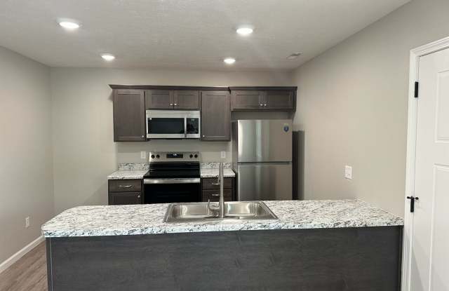 512 N Oak Gallery 4
