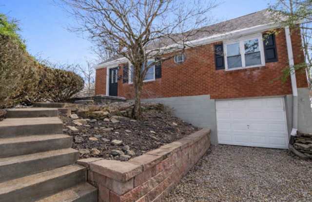 READY NOW! Fully RENOVATED 4 bedroom on a CUL-DE-SAC in MONROEVILLE! photos photos