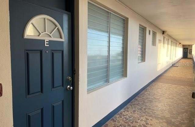 200 N BETTY Lane Gallery 1