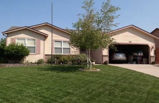 Spacious Open Floor Plan with Stunning Mountain Views!! photos photos
