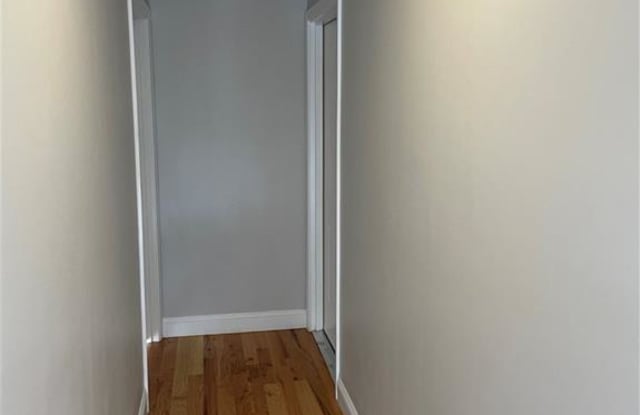 15 Thompson Street Gallery 4