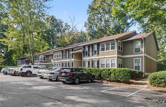 5159 Roswell Road Gallery 3
