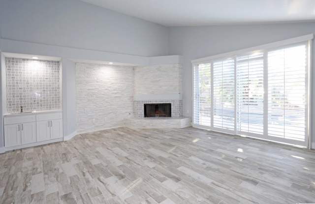 4351 Park Arroyo Gallery 3