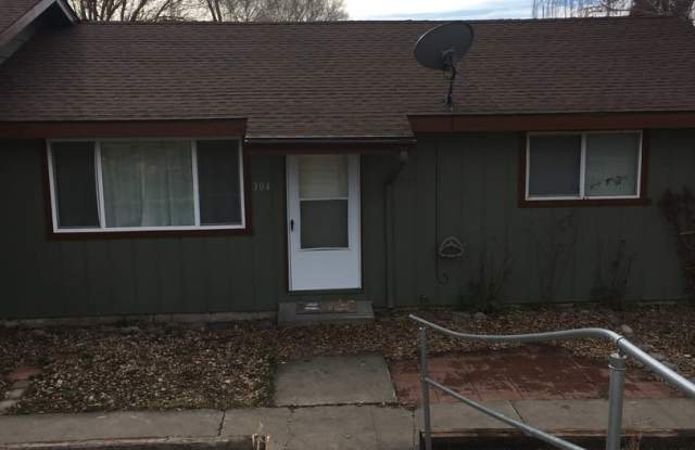 2 Bedroom, 1 Bathroom Duplex - Located near Sky Lakes and Oregon Tech! Gallery 1