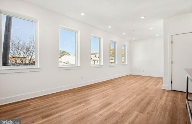 2456 Frankford Avenue Gallery 4