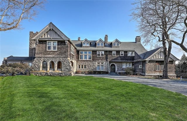 127 Harrison Avenue - 127 Harrison Avenue, Newport, RI 02840