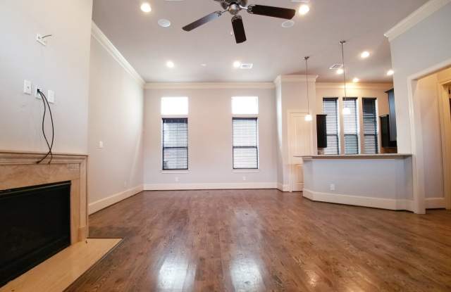 2311 Arabelle St. Gallery 4