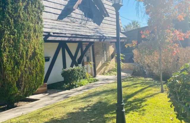 350 Thunderbird Drive unit: 21 photos photos