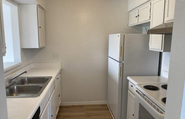 4949 Hamilton Wolfe photos photos