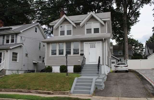 181 Chestnut Avenue photos photos