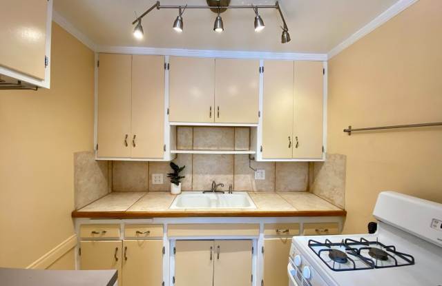 Two Bedroom in the heart of NORTH PARK! In unit WASHER  DRYER! Easy Freeway Access! Walkable Neighborhood! photos photos