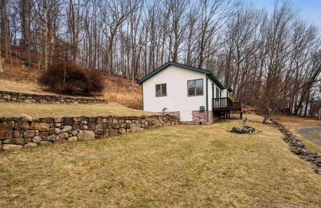689 S Mountain Road Gallery 4