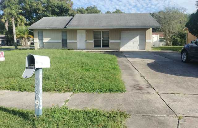 Reduced price!!! Beautiful home with fenced in backyard! - 6809 Westend Avenue, Pasco County, FL 34655