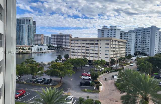 100 Golden Isles Dr photos photos