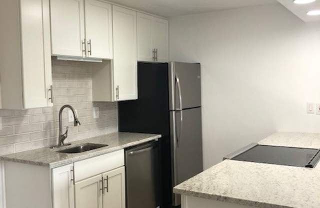 Conveniently Located Boulder Condo for Rent with Pool Overlooking the Flatirons photos photos