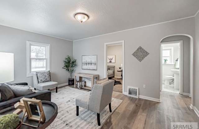 465 3rd St photos photos