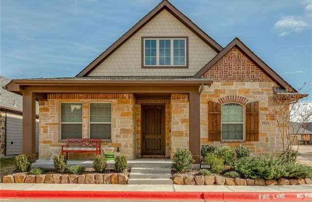 5221 Sutton Circle Gallery 2