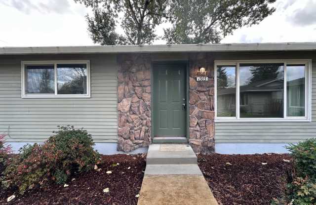 Wood Village Duplex photos photos