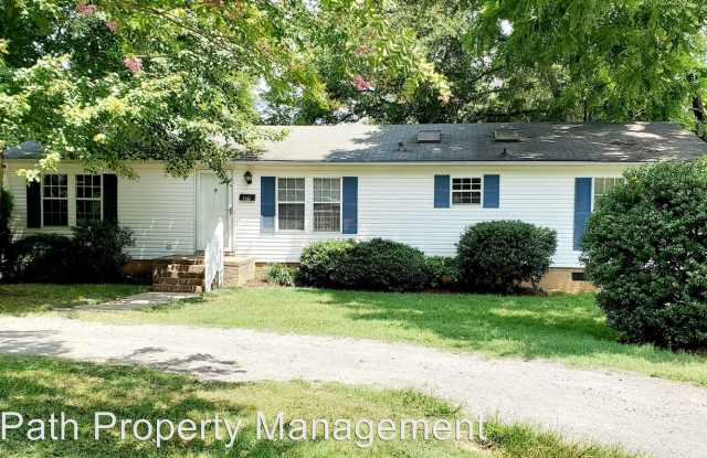 121 Cove Ave - 121 Cove Avenue, Mount Holly, NC 28120