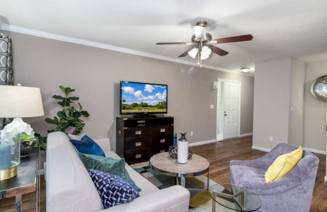 Lakes of Northdale Apartments Gallery 2