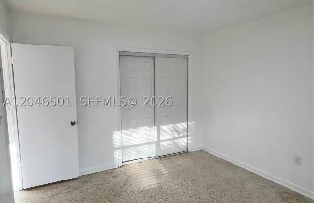 1946 NE 167th St Gallery 2