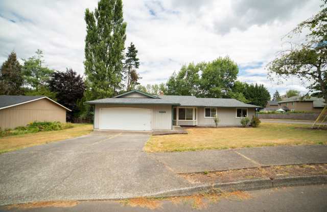 Three Bedroom Ranch in Can't Beat West Linn Location photos photos