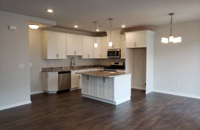508 Greenland Square - 508 Greenland Square, Highland Park, NJ 08904