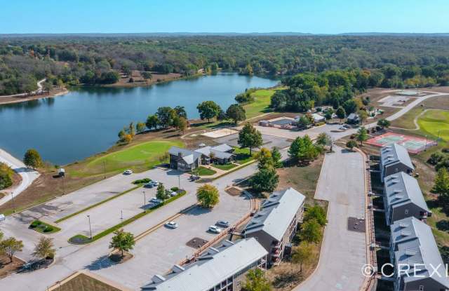 Festus - 2 bed, 2 bath Fully Furnished Condo with in-unit Washer & Dryer + Resort Style Amenities - $1500 per Month / $1500 Security Deposit Gallery 4