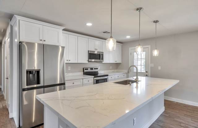 Tempe 6-Bedroom Home Featuring Large Turf Yard  Ideal Location photos photos