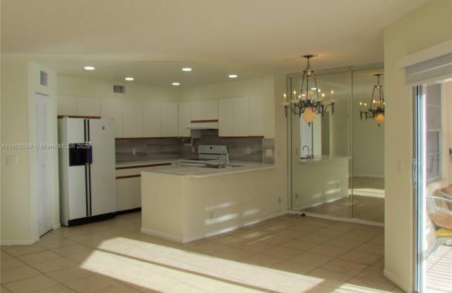 500 SW 130th Ter photos photos
