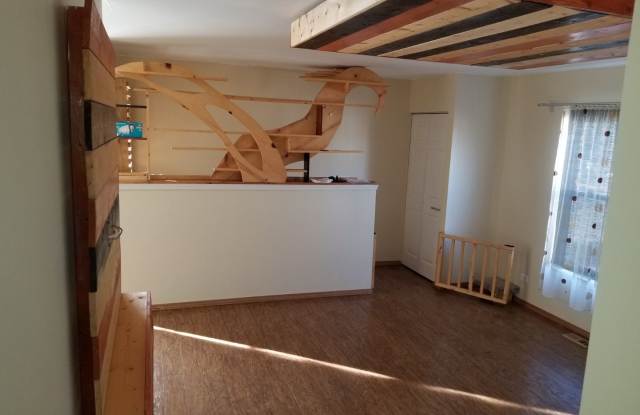 823 WELLINGTON Avenue Gallery 4
