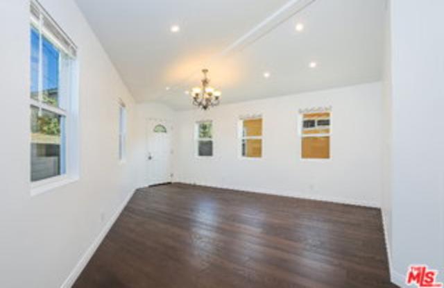6147 Will Rogers Street Gallery 3