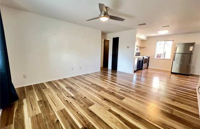559 LAURA LANE Gallery 3