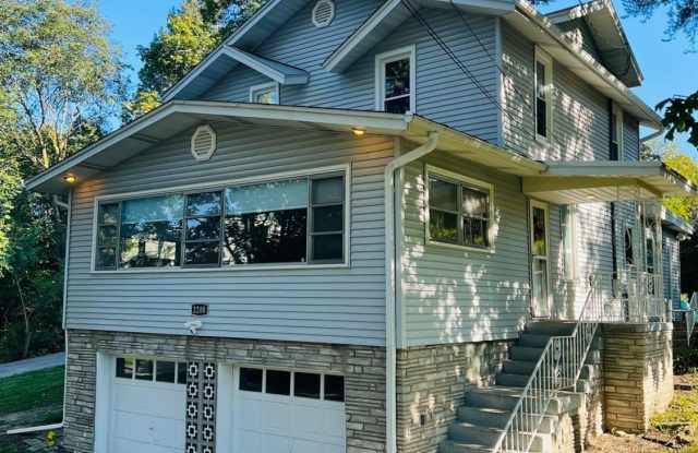 2200 Chastleton Drive photos photos
