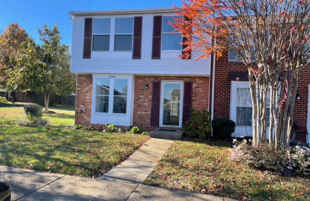 West End Townhome - 4944 Farrell Court, Laurel, VA 23228